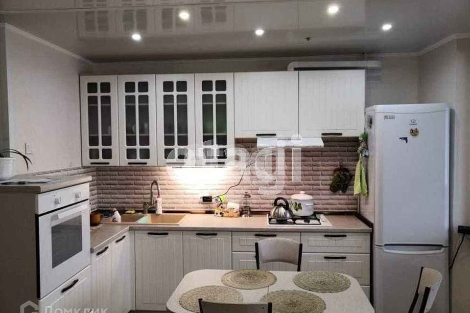 Сдаётся 2-комнатная квартира, 80 м²