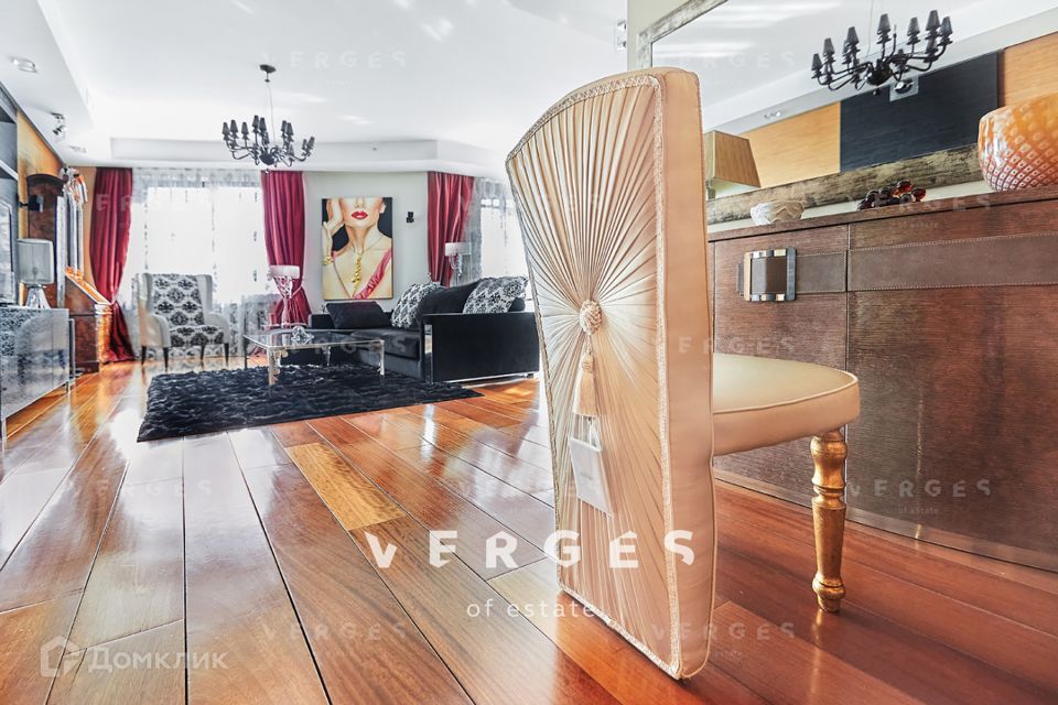Сдаётся 3-комнатная квартира, 145 м²