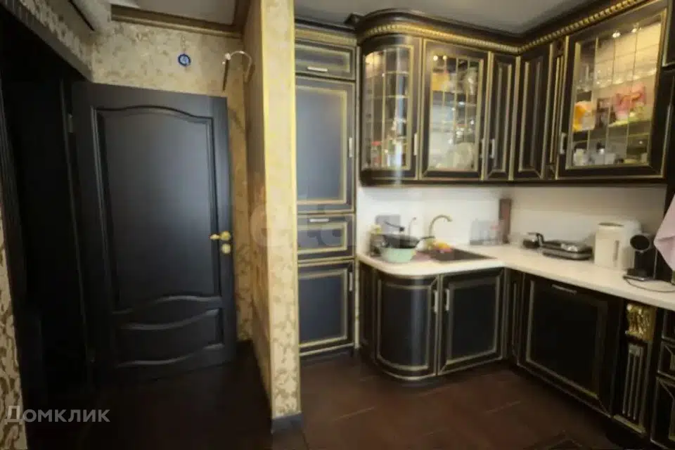 Продаётся 5-комнатная квартира, 125 м²
