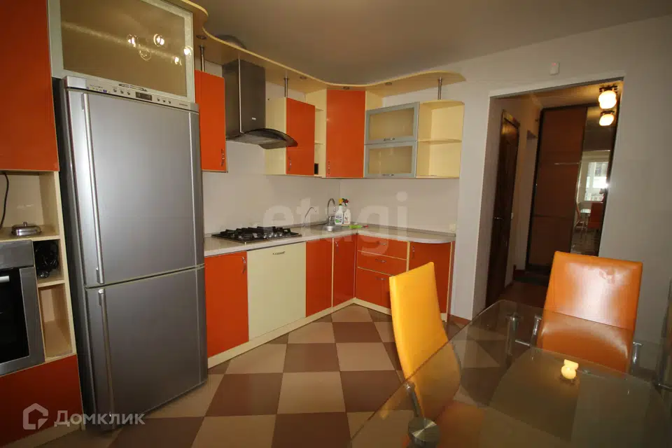 Продаётся 2-комнатная квартира, 65 м²