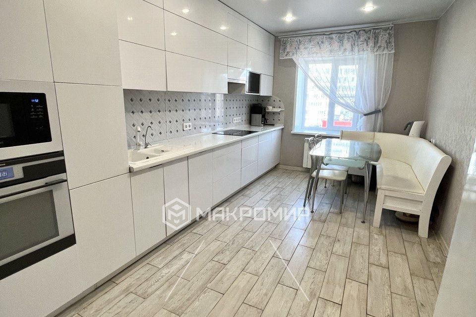 Продаётся 3-комнатная квартира, 91 м²
