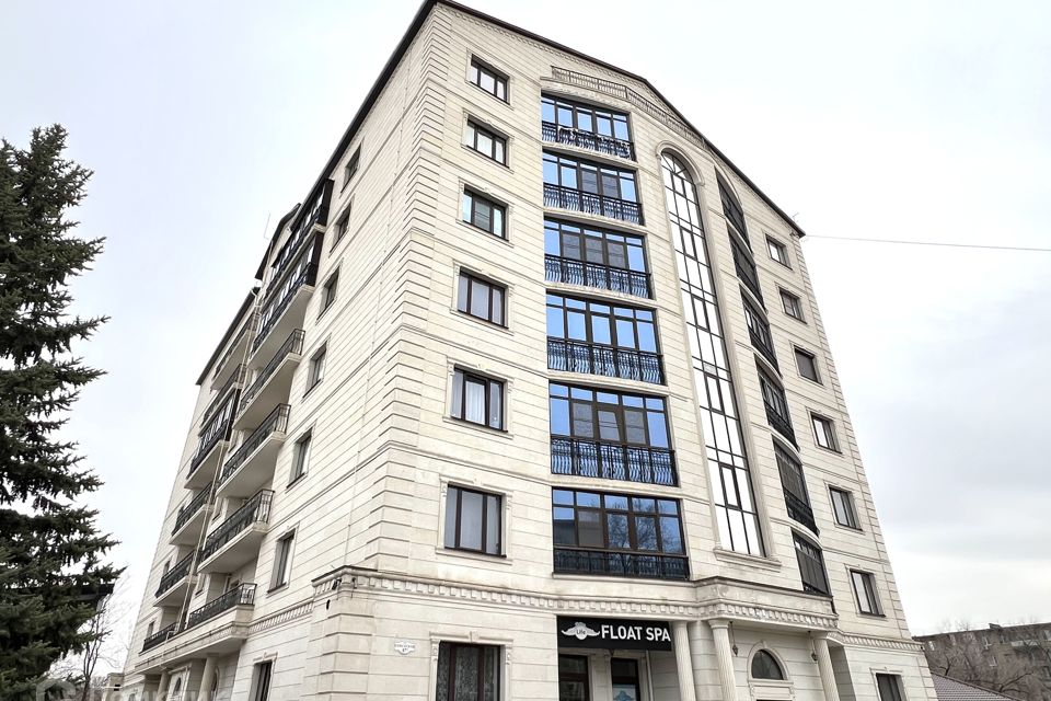 Продаётся 5-комнатная квартира, 290.7 м²