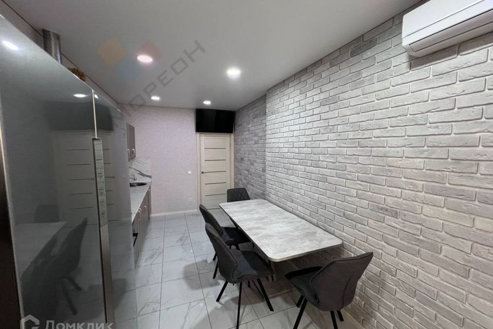 Продаётся 2-комнатная квартира, 67.6 м²