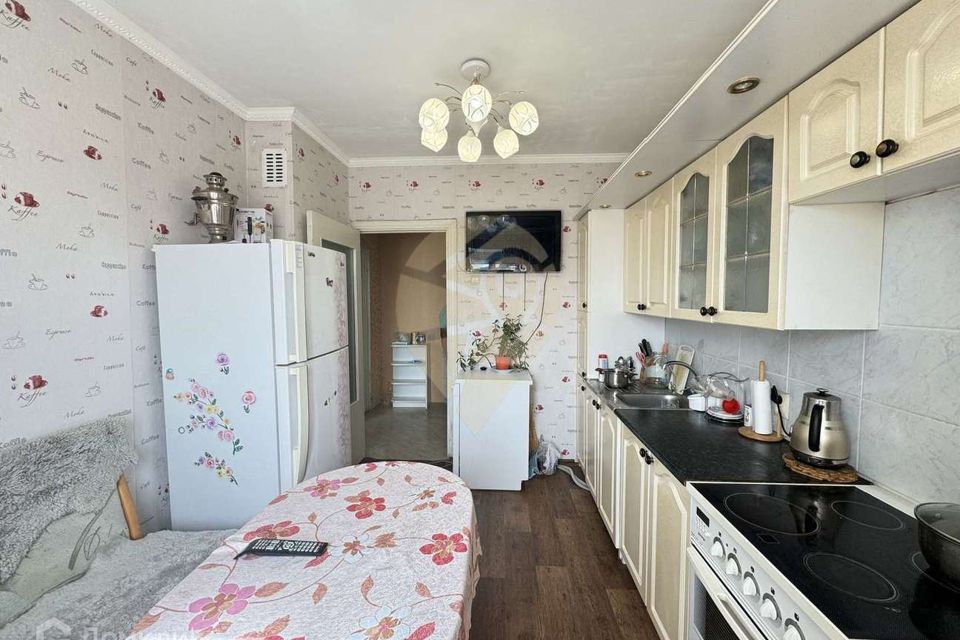 Продаётся 4-комнатная квартира, 81.1 м²