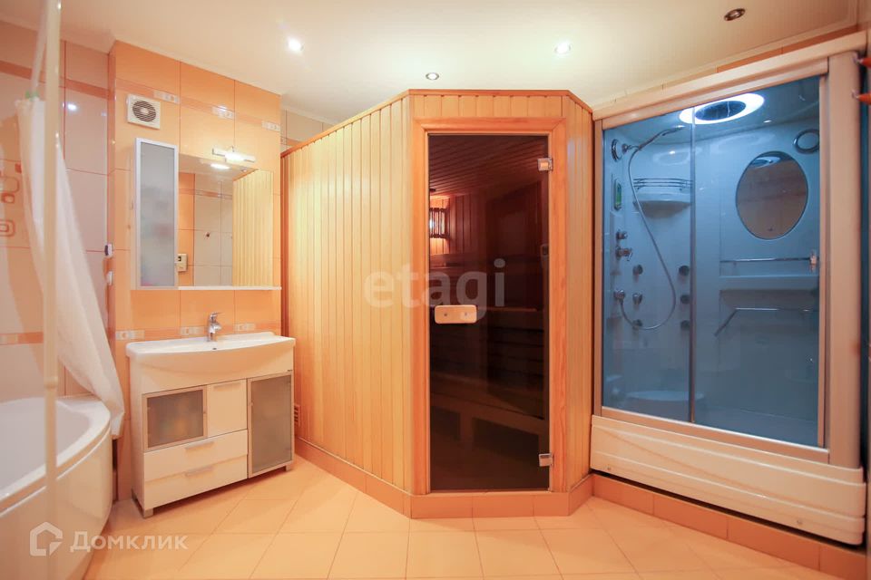 Продаётся 3-комнатная квартира, 117.6 м²
