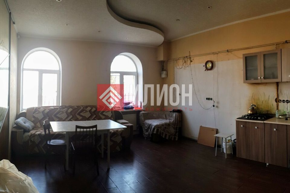 Продаётся 3-комнатная квартира, 168.9 м²