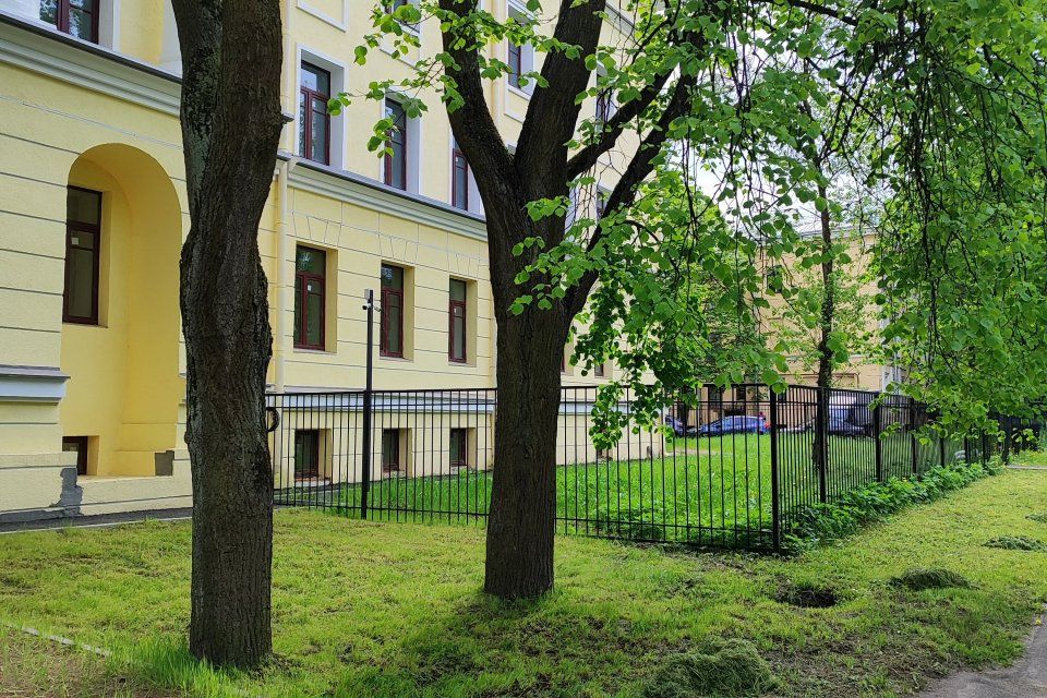 Продаётся 1-комнатная квартира, 60.5 м²