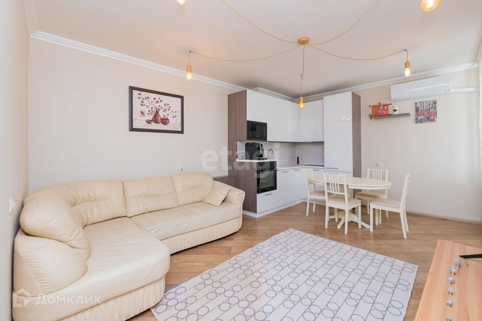 Продаётся 2-комнатная квартира, 65.9 м²