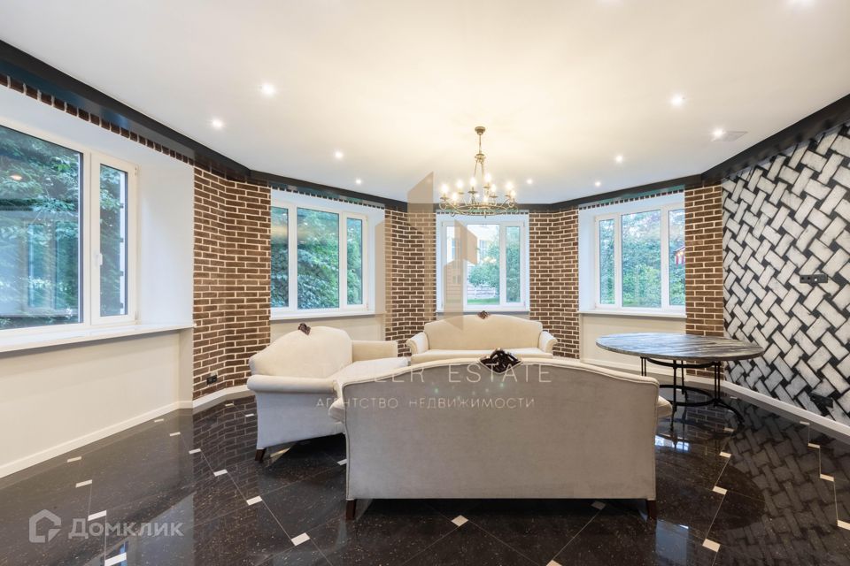 Сдаётся 6-комнатная квартира, 400 м²