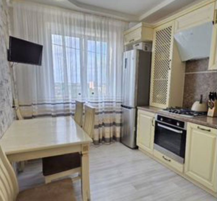 Продаётся 4-комнатная квартира, 77 м²