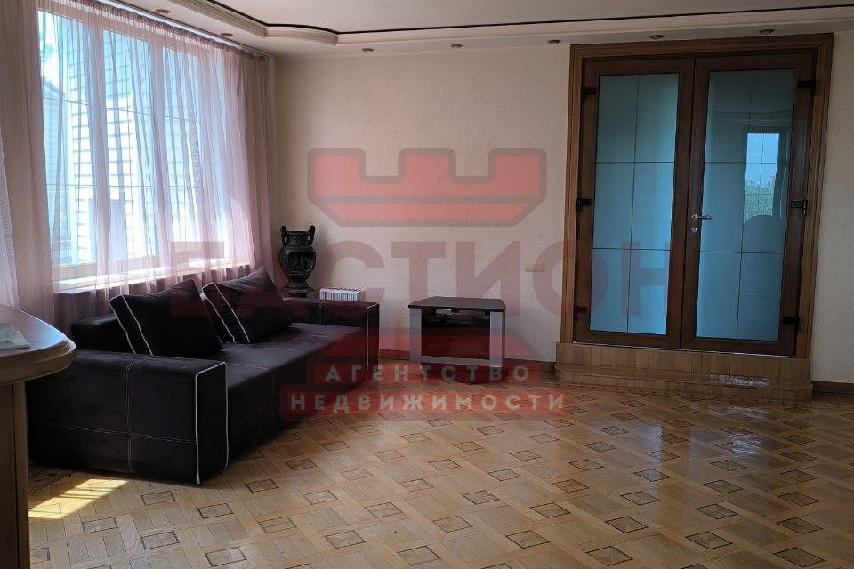 Продаётся 3-этажный дом, 260 м²