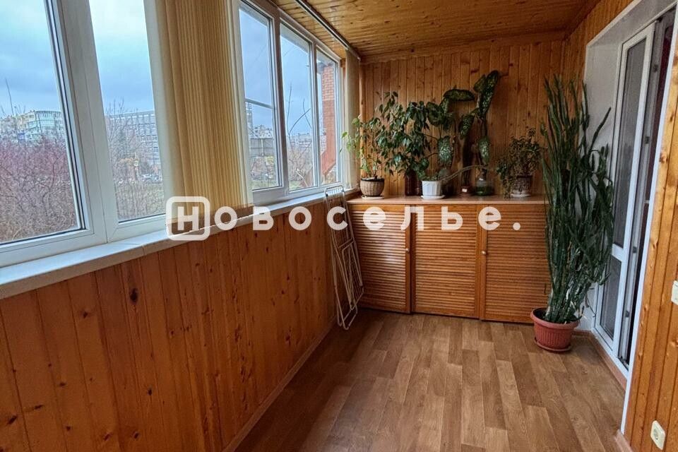 Продаётся 4-комнатная квартира, 111 м²