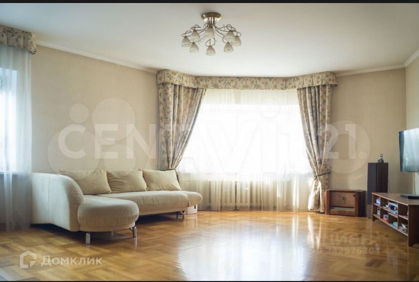 Продаётся 3-комнатная квартира, 122 м²