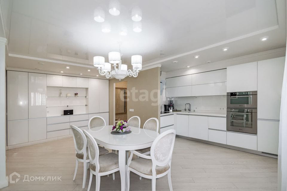 Продаётся 2-комнатная квартира, 76.2 м²