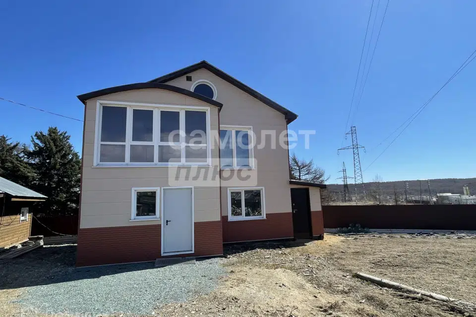 Продаётся 3-этажный дом, 108 м²