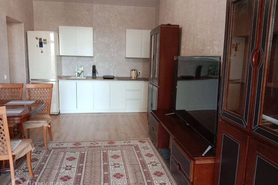 Продаётся 2-комнатная квартира, 65.2 м²