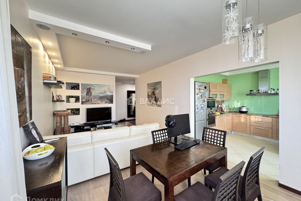 Продаётся 3-комнатная квартира, 94 м²