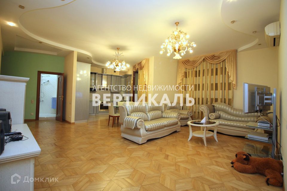 Сдаётся 3-комнатная квартира, 136 м²