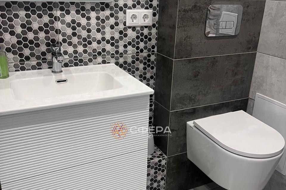 Сдаётся 2-комнатная квартира, 58 м²