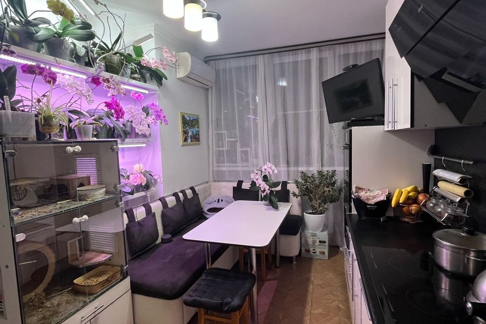 Продаётся 2-комнатная квартира, 55.5 м²
