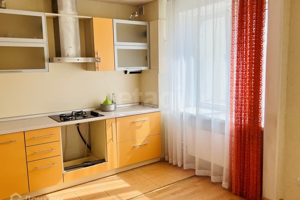 Продаётся 2-комнатная квартира, 73.3 м²