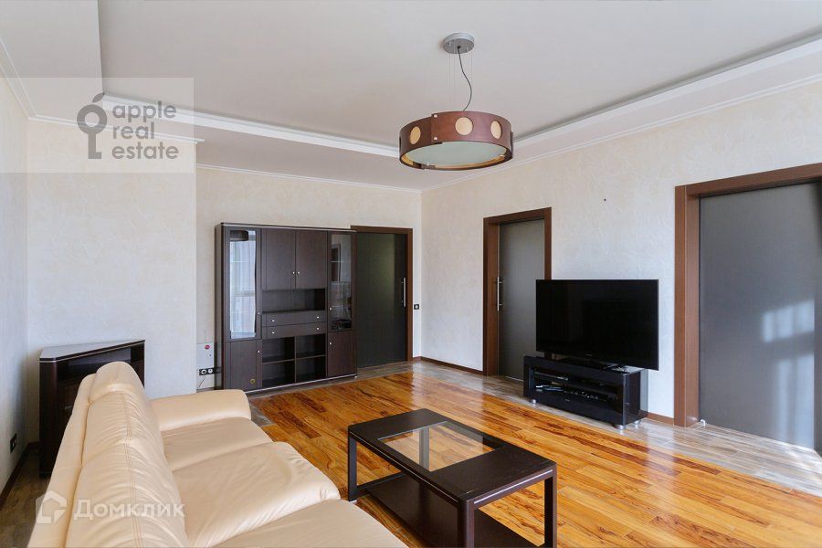 Сдаётся 2-комнатная квартира, 110 м²