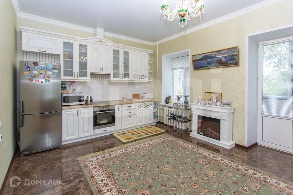 Продаётся 3-комнатная квартира, 134.4 м²