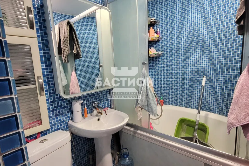Продаётся 3-комнатная квартира, 60.9 м²