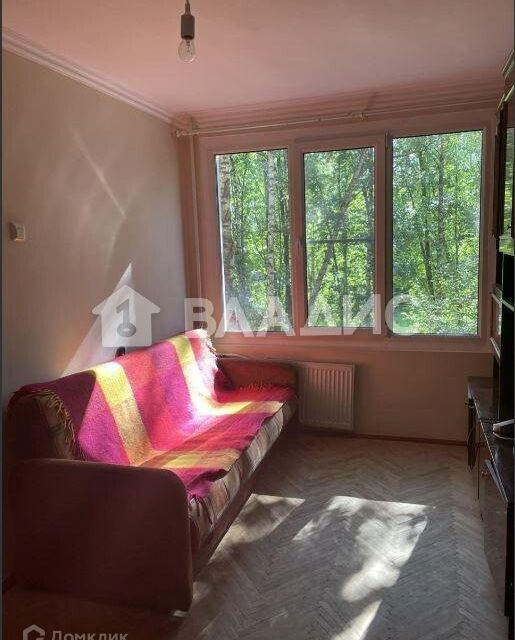 Продаётся 4-комнатная квартира, 49.3 м²