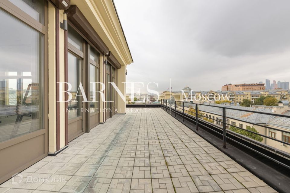 Продаётся 5-комнатная квартира, 273.2 м²