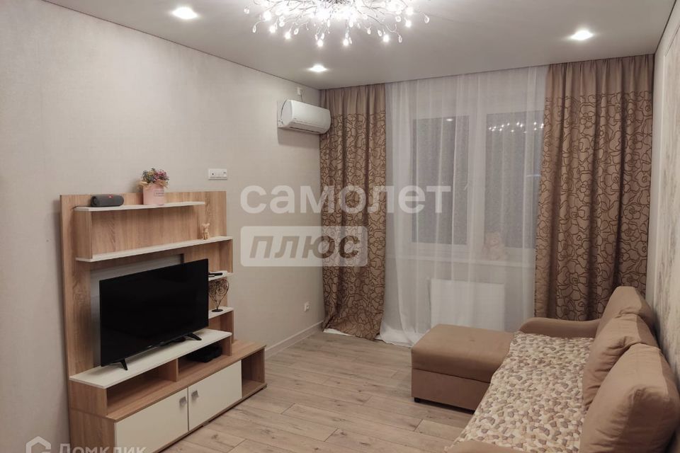 Продаётся 1-комнатная квартира, 42 м²