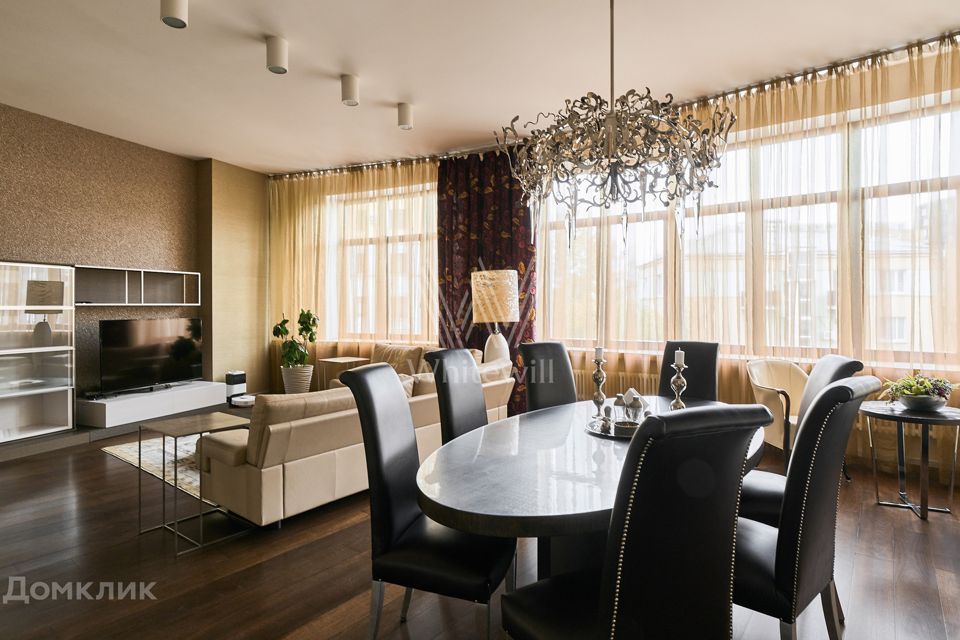 Сдаётся 4-комнатная квартира, 188 м²