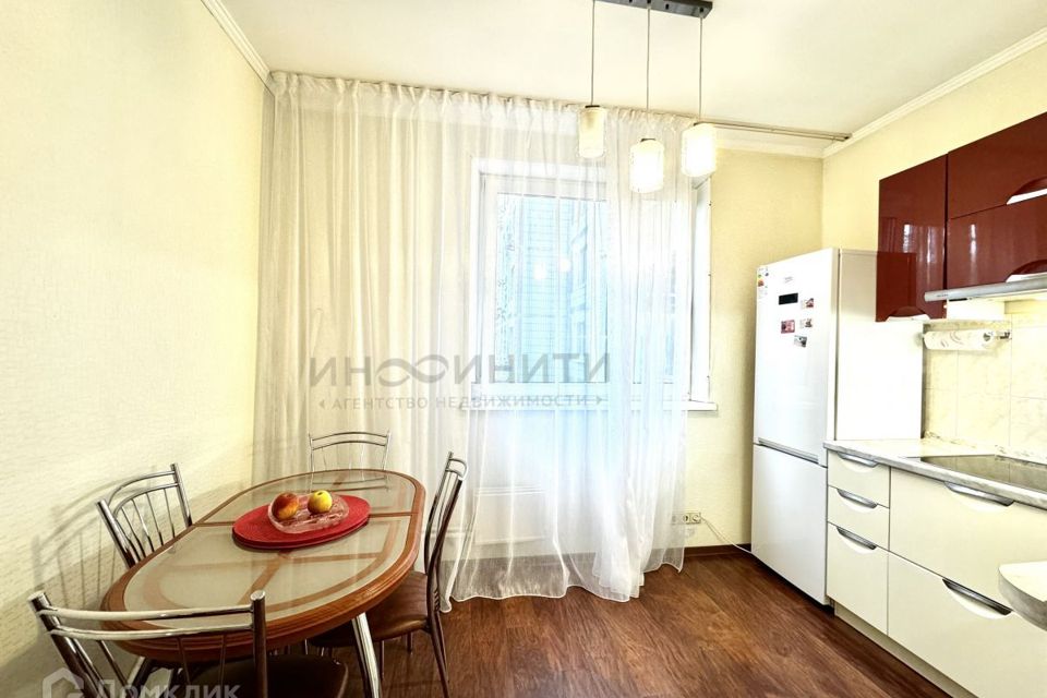 Продаётся 1-комнатная квартира, 37.8 м²