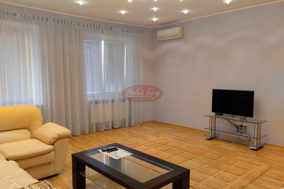 Сдаётся 3-комнатная квартира, 124 м²