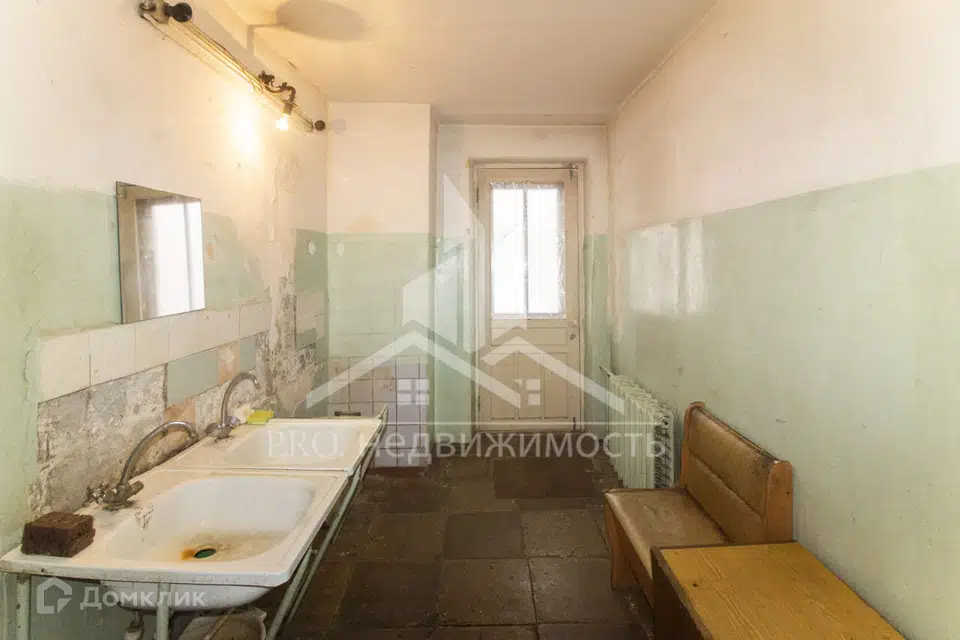 Продаётся комната в 10-комн. квартире, 17.6 м²