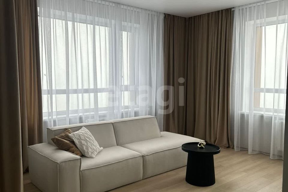 Продаётся 4-комнатная квартира, 92 м²