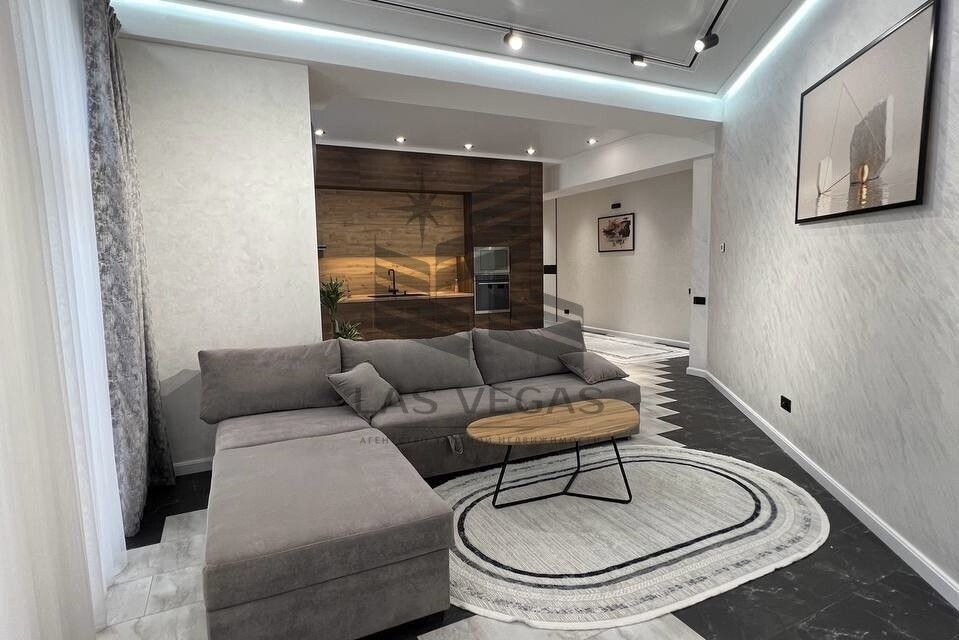Сдаётся 2-комнатная квартира, 83.6 м²
