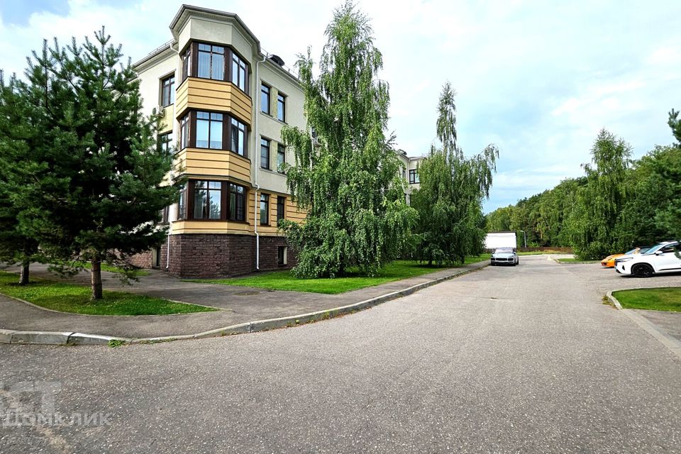 Продаётся 3-комнатная квартира, 108.2 м²