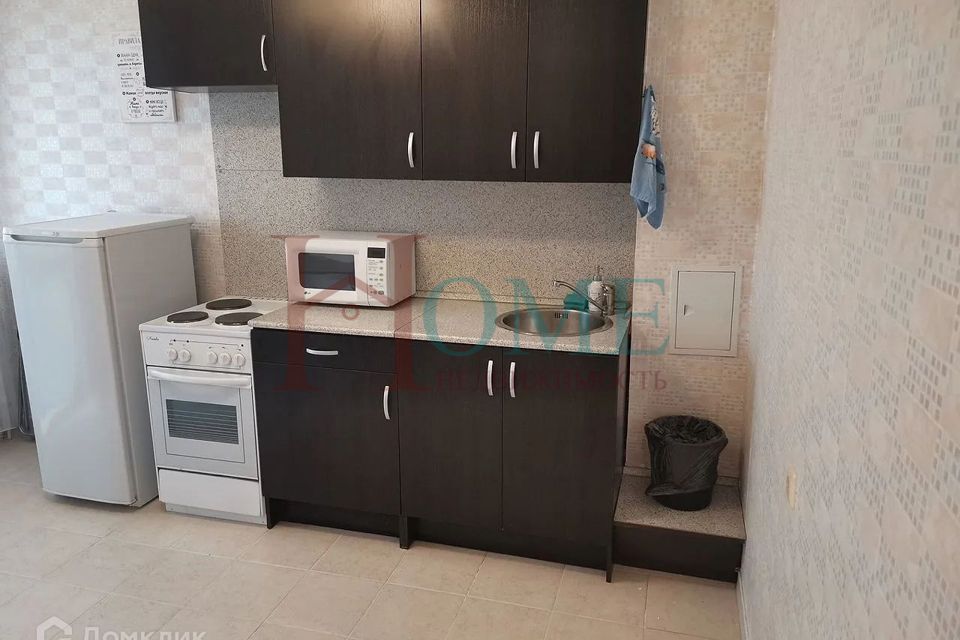 Сдаётся 1-комнатная квартира, 42 м²