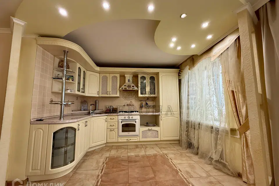 Продаётся 4-комнатная квартира, 75.8 м²