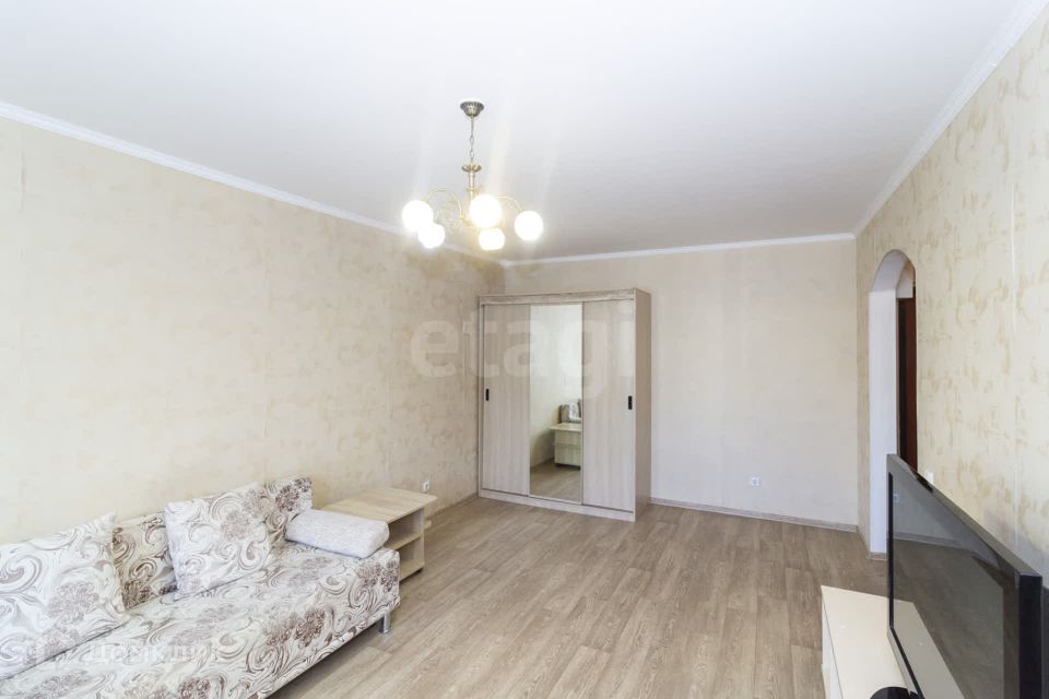 Продаётся 1-комнатная квартира, 42 м²