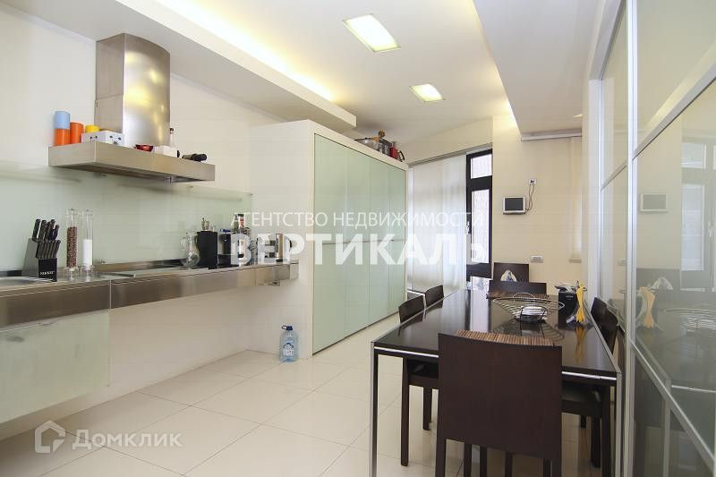 Сдаётся 4-комнатная квартира, 150 м²