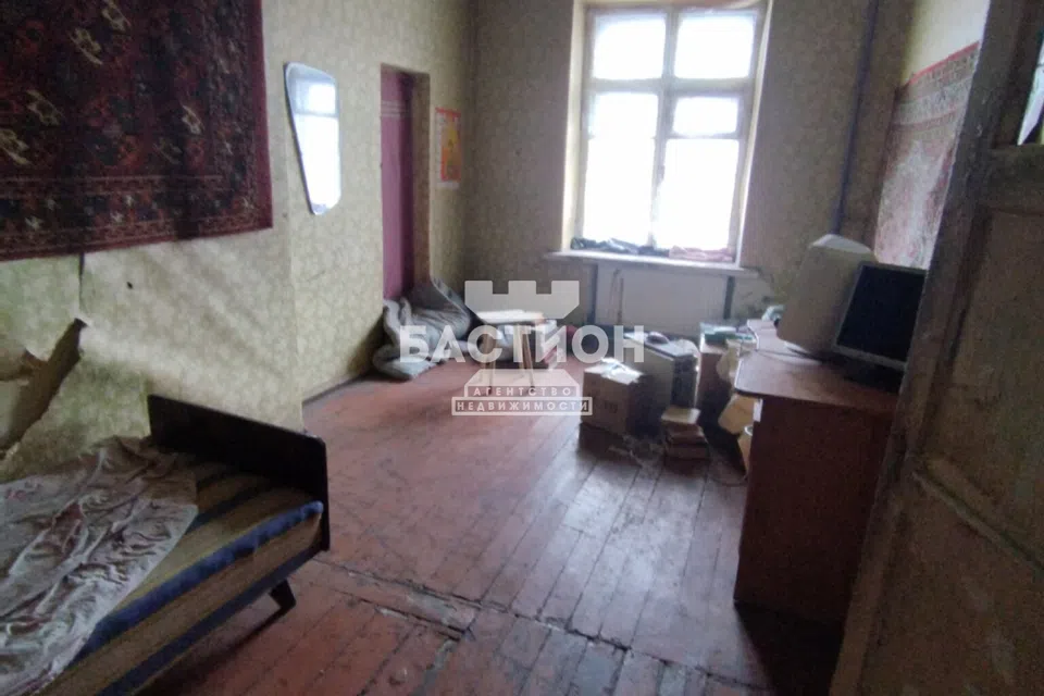 Продаётся 3-комнатная квартира, 107 м²