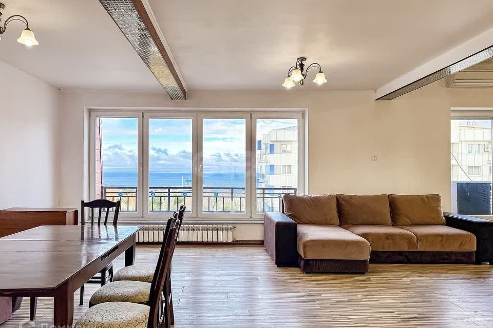 Продаётся 6-комнатная квартира, 370 м²