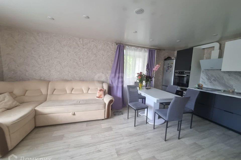 Продаётся 3-комнатная квартира, 59.4 м²