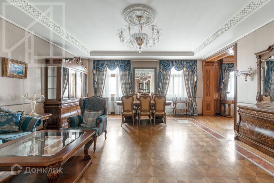 Сдаётся 3-комнатная квартира, 190 м²