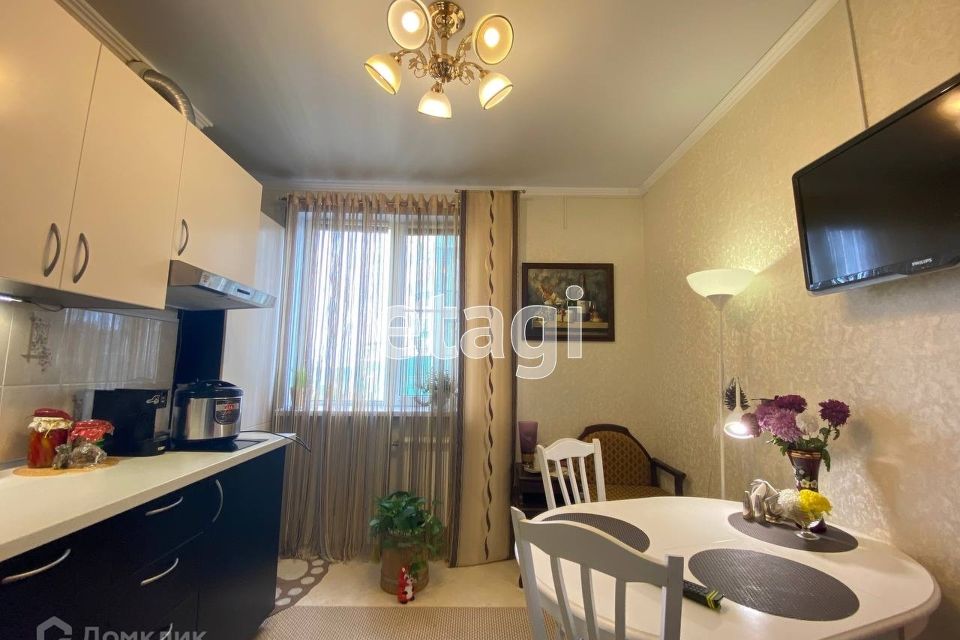 Продаётся 1-комнатная квартира, 60 м²