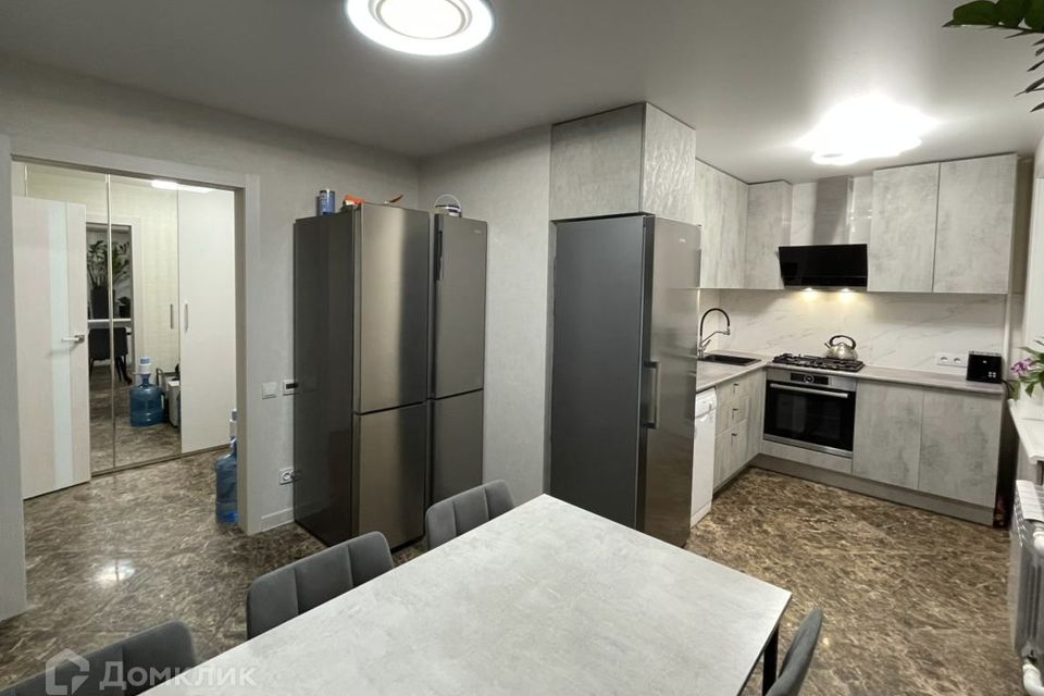 Продаётся 4-комнатная квартира, 60 м²