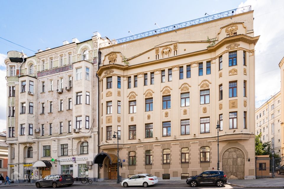 Продаётся 5-комнатная квартира, 238.4 м²