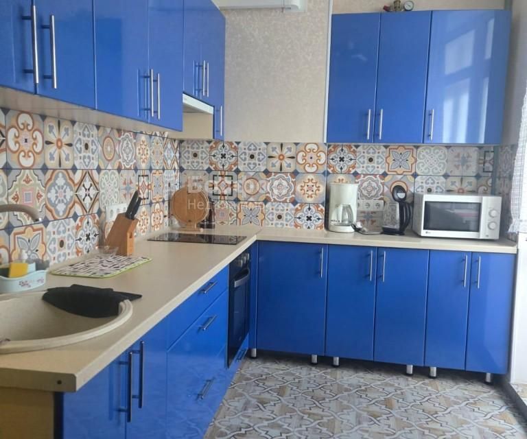 Продаётся 1-комнатная квартира, 54 м²